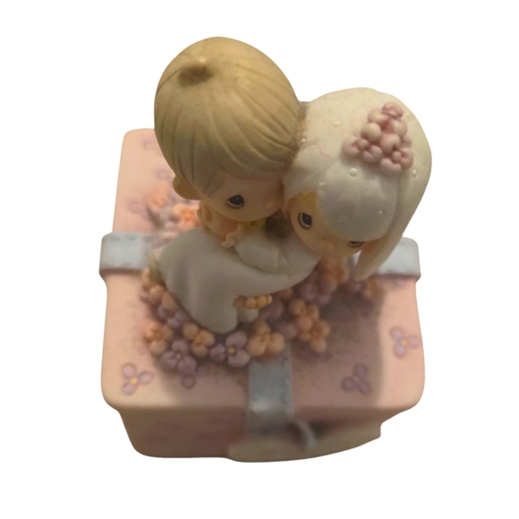 Precious Moments Keepsake Box - Picture 2 of 8